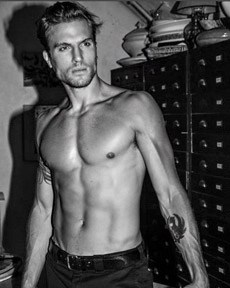 ��Ů�˵���ˮ�ĳ�����ģ